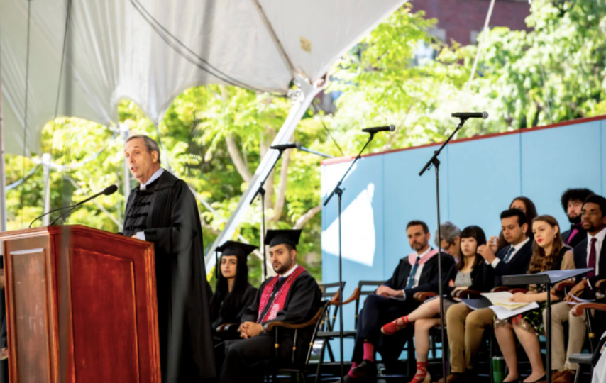 哈佛2022届本科毕业典礼，校长演讲：抓住预期之外的机会，拥抱未知世界！